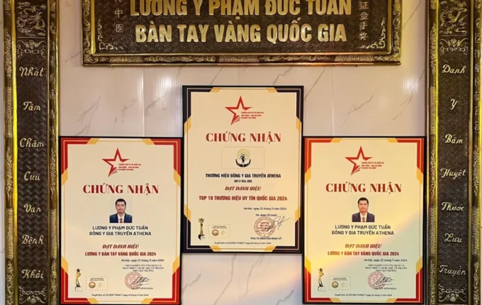 Bảng chứng nhận trưng bày tại cơ sở Đông Y Athena
