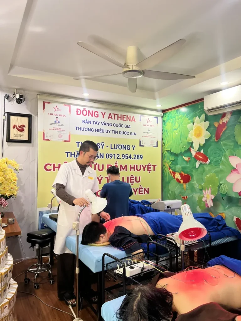 Hoạt động chăm sóc và tư vấn tại phòng khám