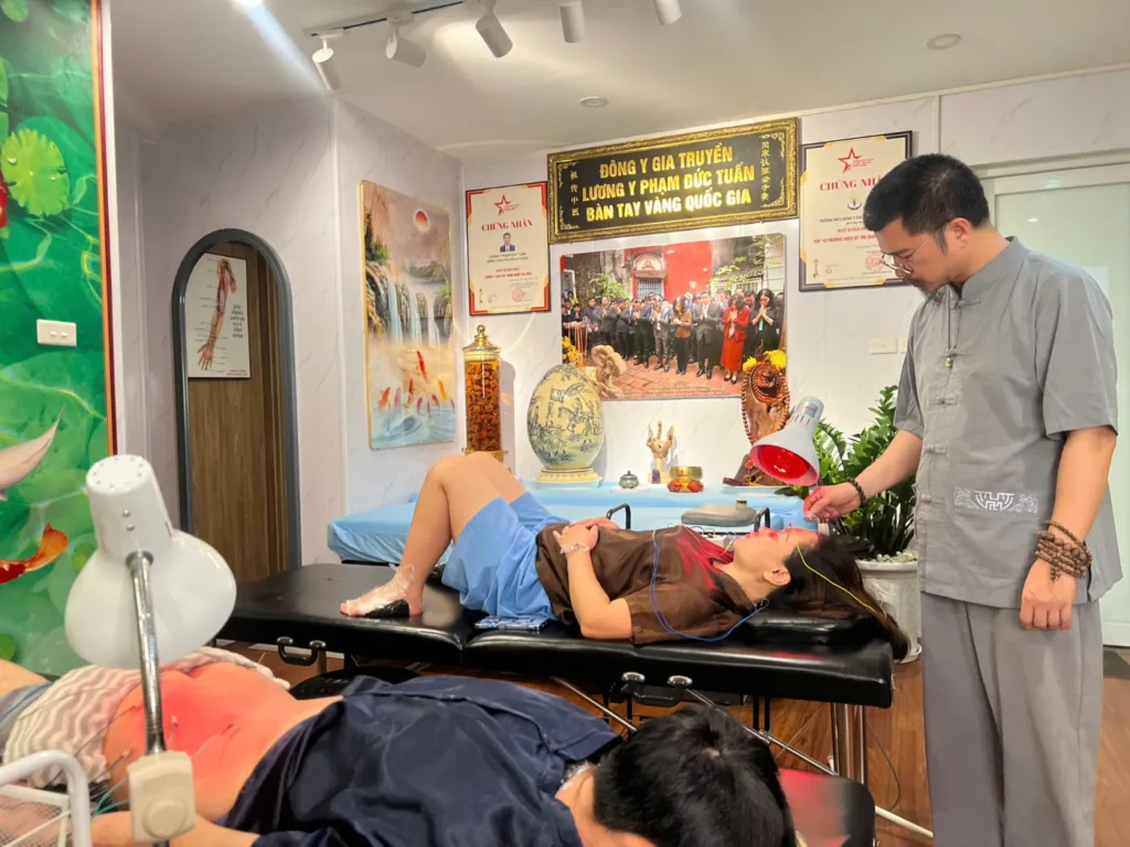 Hoạt động điều trị tại cơ sở Đông Y Athena